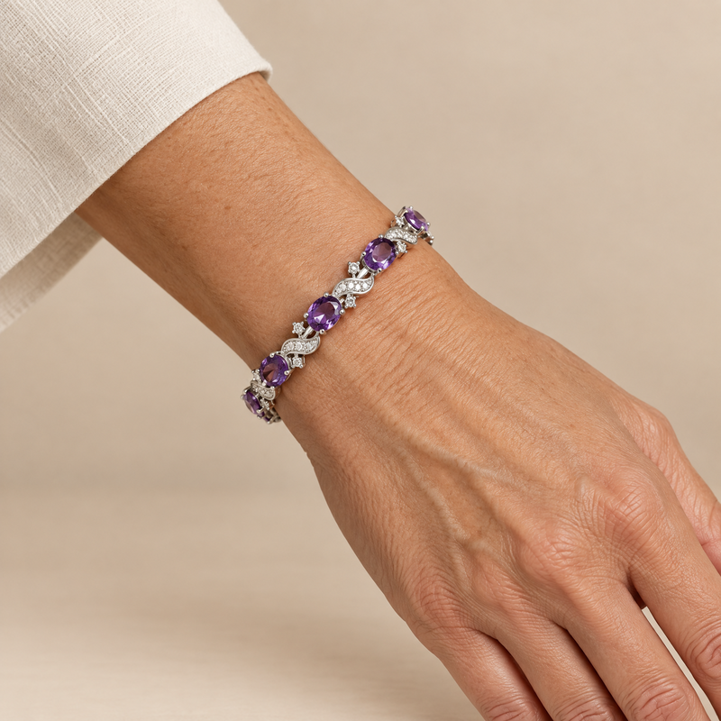 jewellery in de lichtbeige studio
