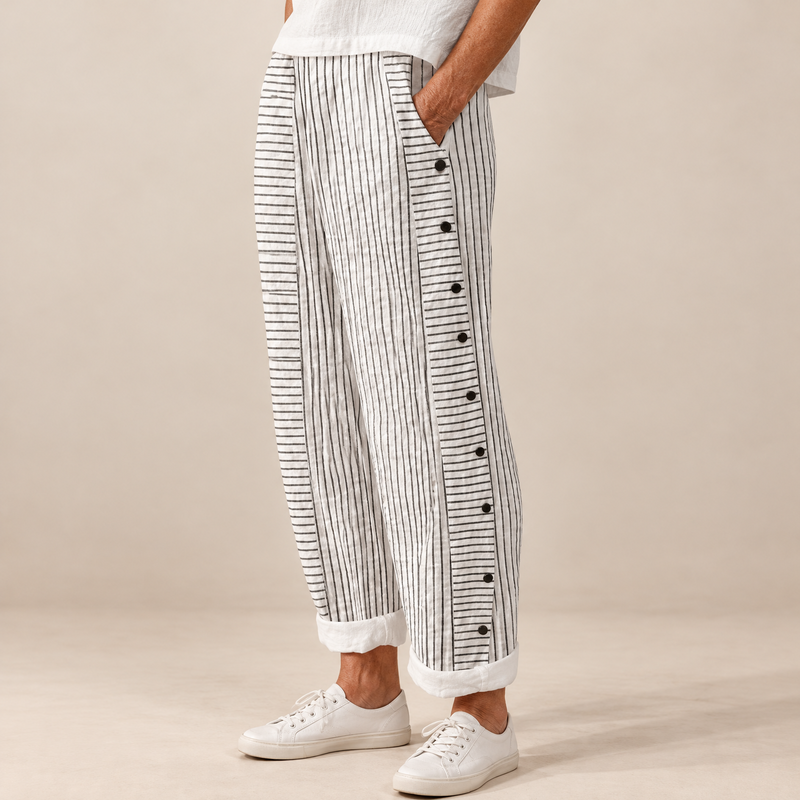pants in de lichtbeige studio
